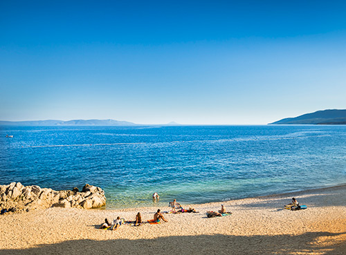 Pláže a chodníky v Rabaci – Rabac