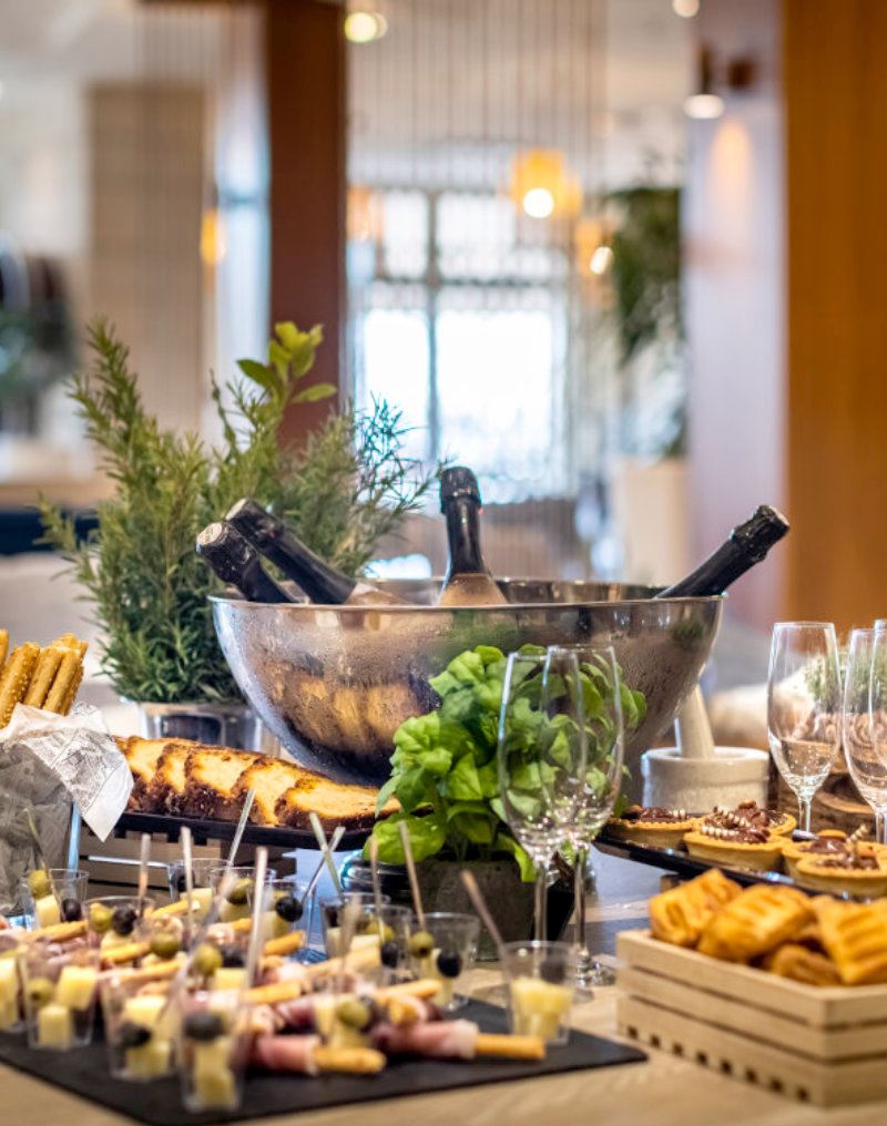 Champagne breakfast and brunch